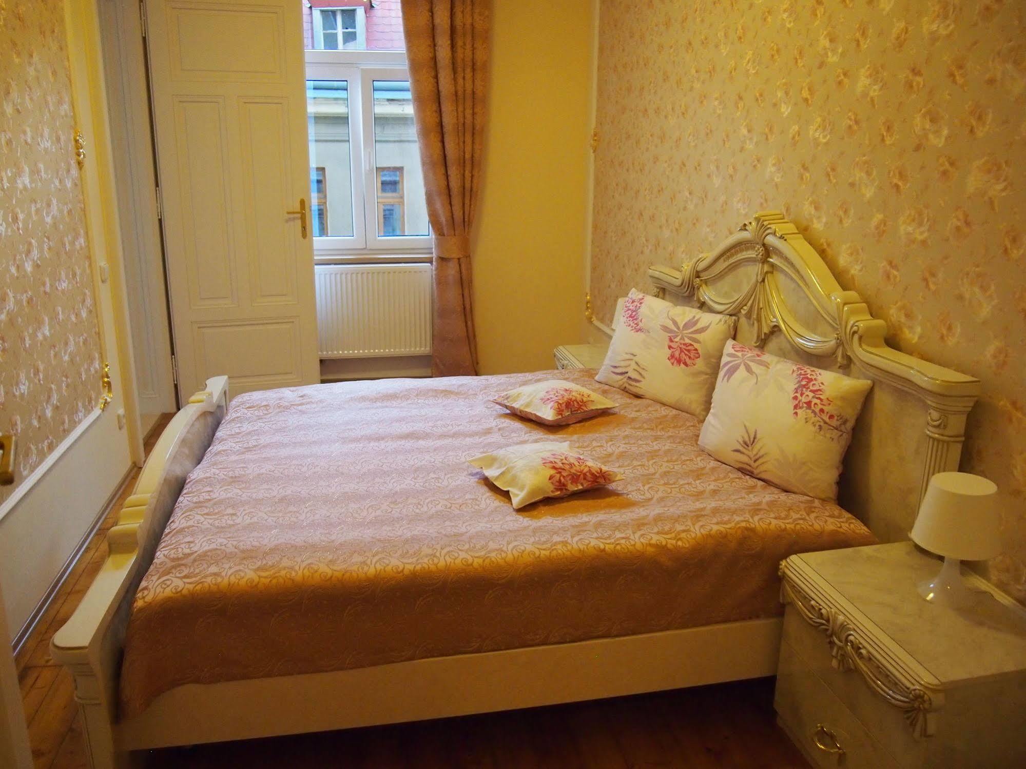 Lyra Apartments Karlovy Vary Exterior foto